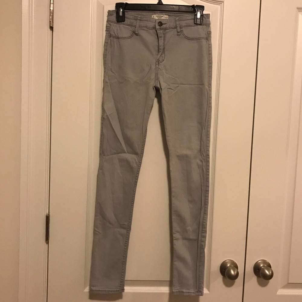 A&F grey super skinny pants